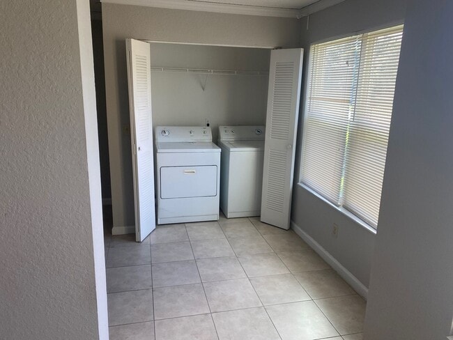 Photo - Venetian Place - 613 Unidad 613