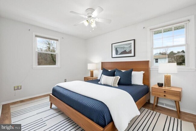 Photo - 1302 Squire Ln