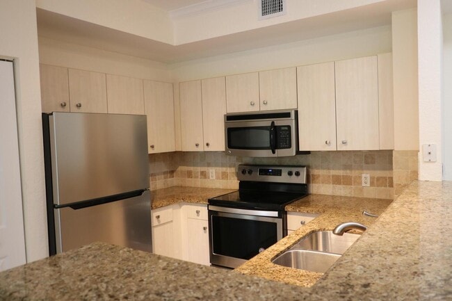 Building Photo - 1803 N Flagler Dr Unit 212