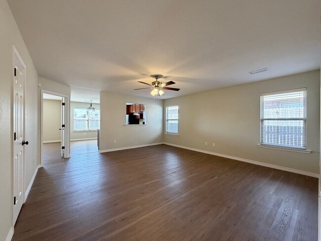 Photo - 5203 Graceland Dr