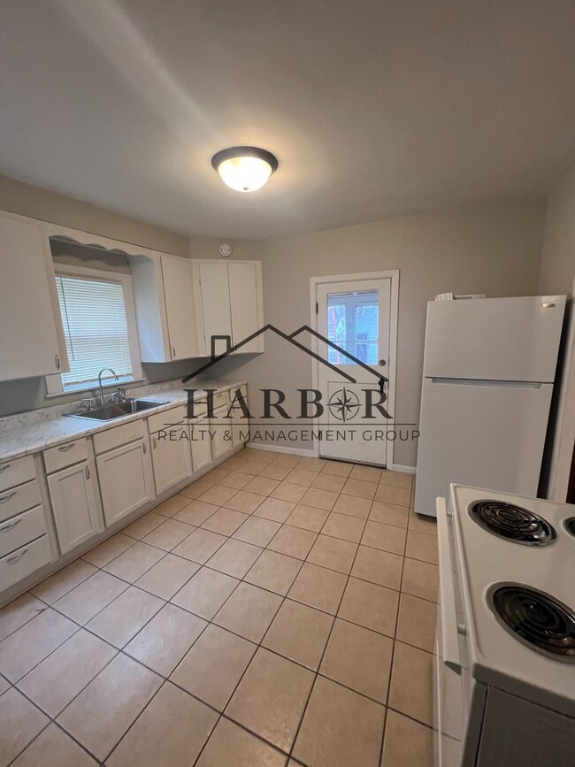 Family-Friendly 3 Bedroom Home with Large ... - Family-Friendly 3 Bedroom Home with Large ...