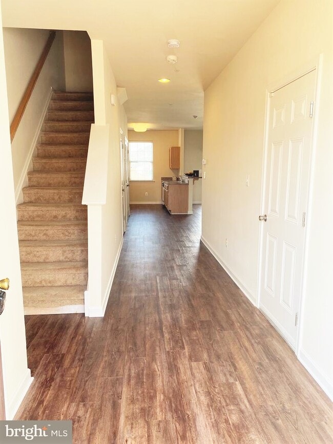 Photo - 234 Garrison Way