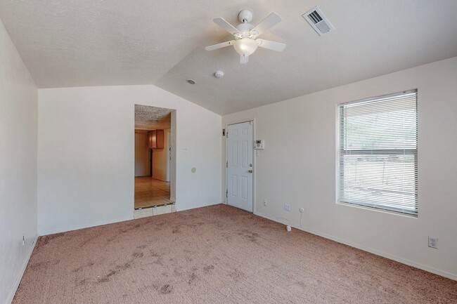 Photo - CLEAN CUTE SOUTH VALLEY 2 Bedroom 1 Bath