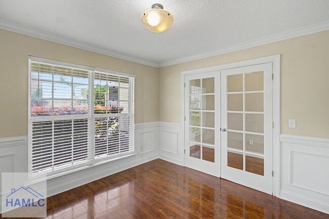 1106 Creekside Cir