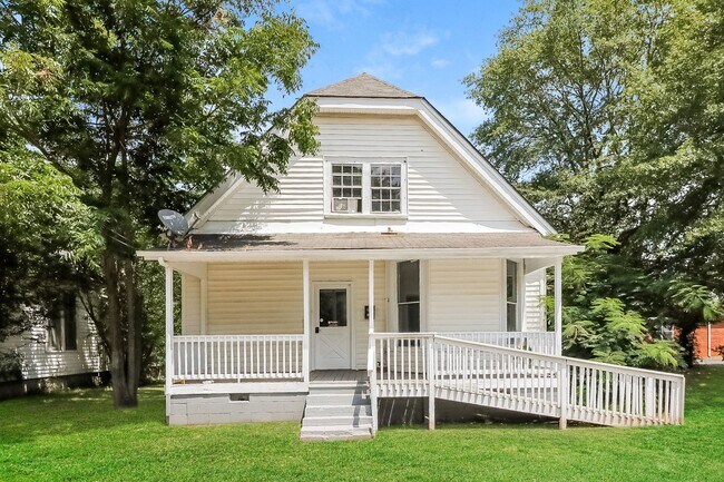 Photo - 115 Sardis St House