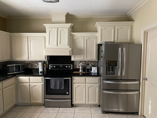 Photo - 1121 Silver Oak Rd