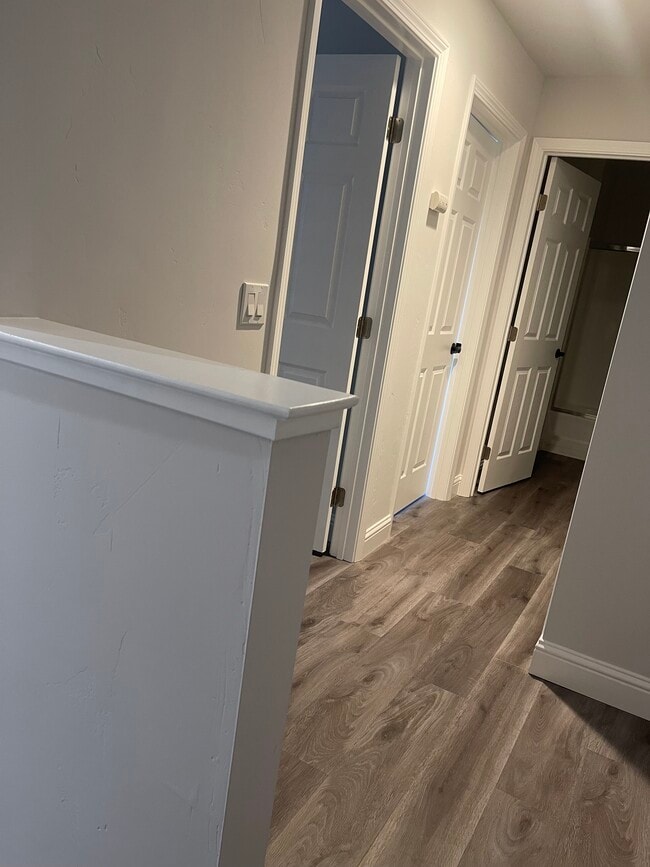 Newly Remodeled 2Bedroom Townhome - Lincoln Park Apartments