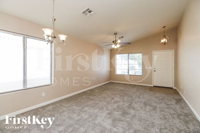 Photo - 930 E Nardini St
