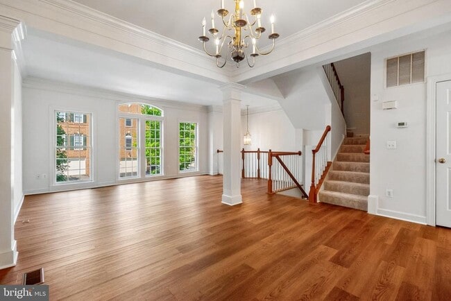 Photo - 8028 Samuel Wallis St