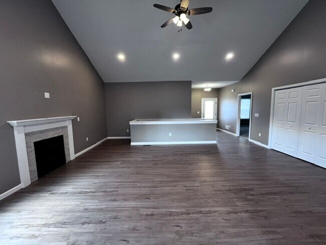 627 Debates St
