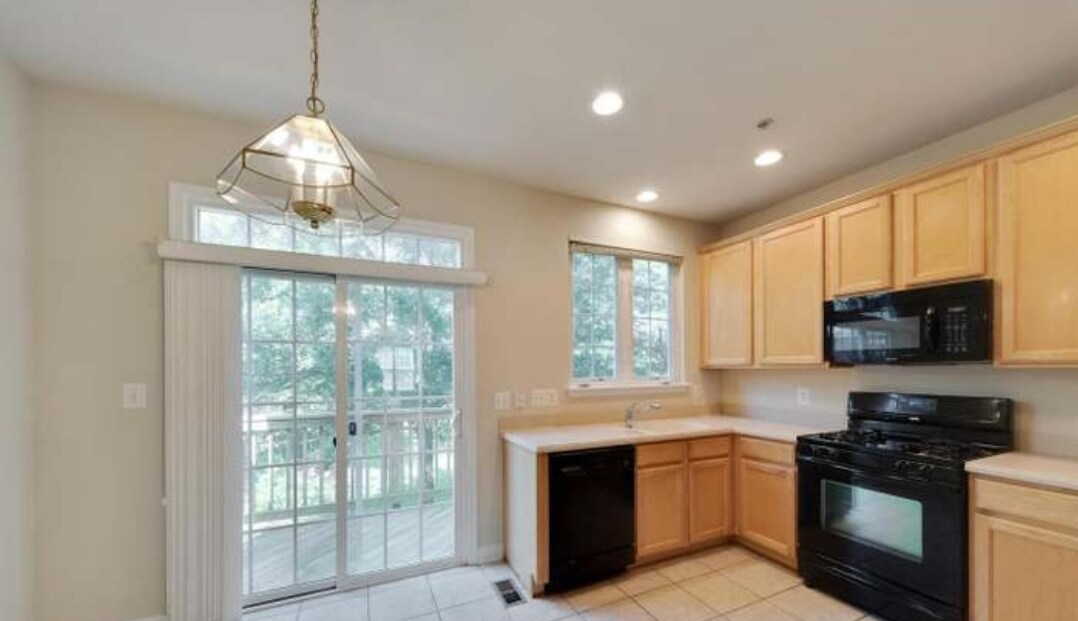 Photo - 8026 Pennington Dr (Laurel, MD)