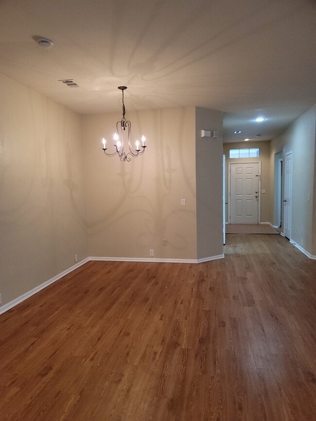 Photo - MANSFIELD ISD- ARLINGTON 3/2/2 IN LA FRONTERA