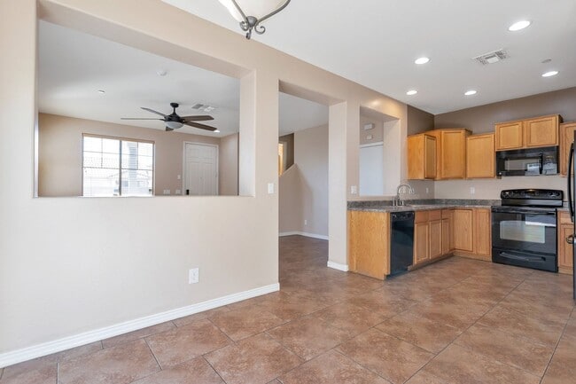 Photo - Welcome to this beautiful 3 bedroom, 2.5 bathroom home located in Avondale, AZ