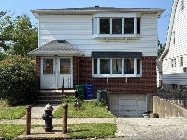 Building Photo - 188-03 42nd Ave Unit 2F Rental