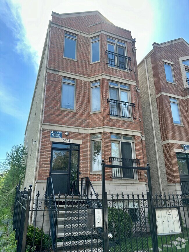 Building Photo - 5333 S Calumet Ave Unit 1 Rental