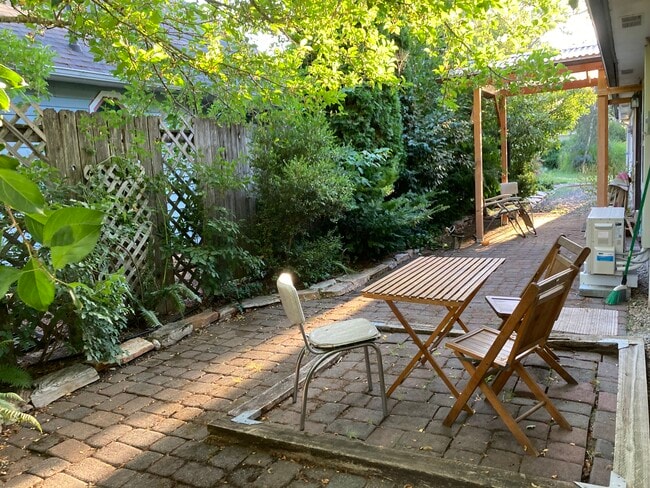 Private landscaped patio area