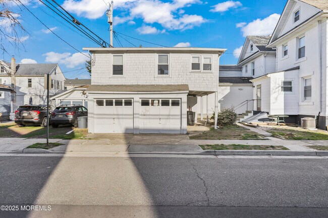 Photo - 324 McCabe Ave