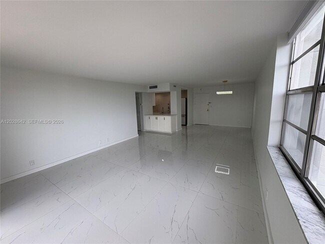 Photo - 16710 NE 9th Ave Unit 511