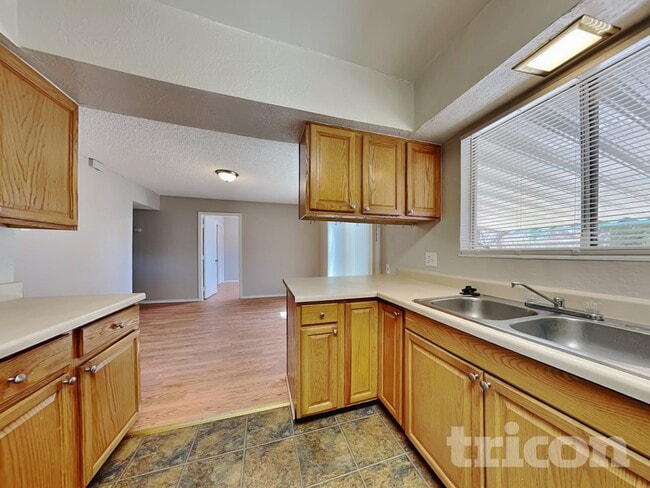 Photo - 1645 Vance Wy