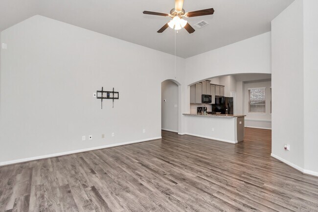 Photo - 4406 Low Meadow Ln