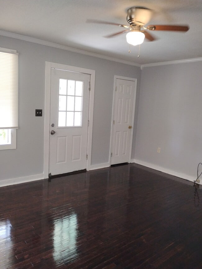 Photo - 1503 W 6th St