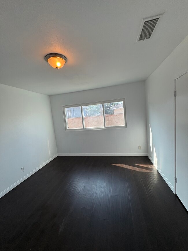Building Photo - 10929 Buford Ave Unit 10927 B