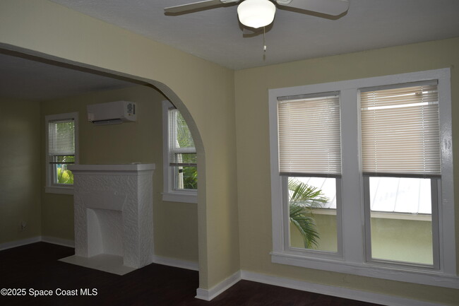 Photo - 658 Young St Unit 4