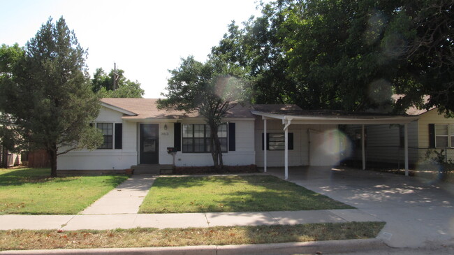 Building Photo - 3813 32nd St