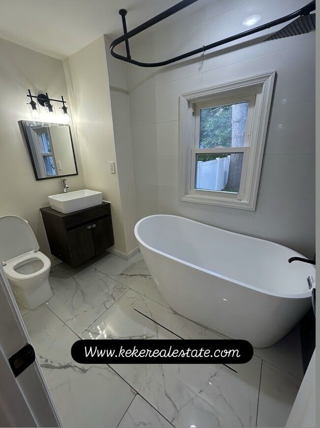 Photo - 659 Nassau St Unit 2A