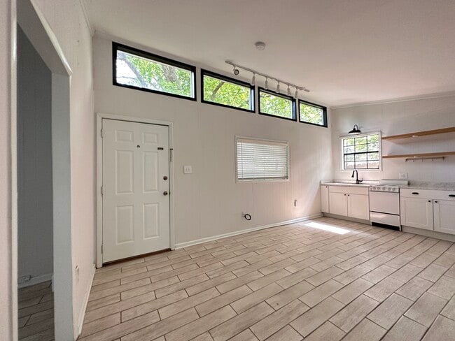 Photo - 1742 N Parkway Unit Rear