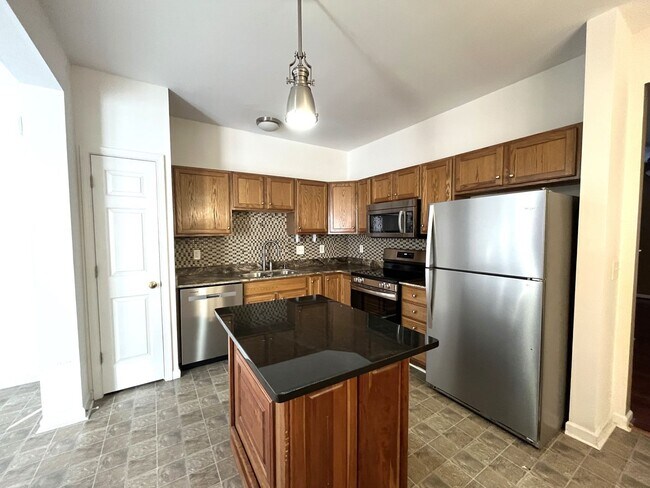Photo - Great 2 Bedroom Townhome with Basement and Garage!