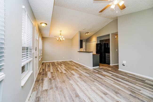 Photo - 1439 Pinehurst Ct