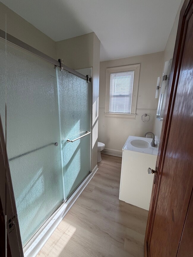 Photo - 369 Clinton St