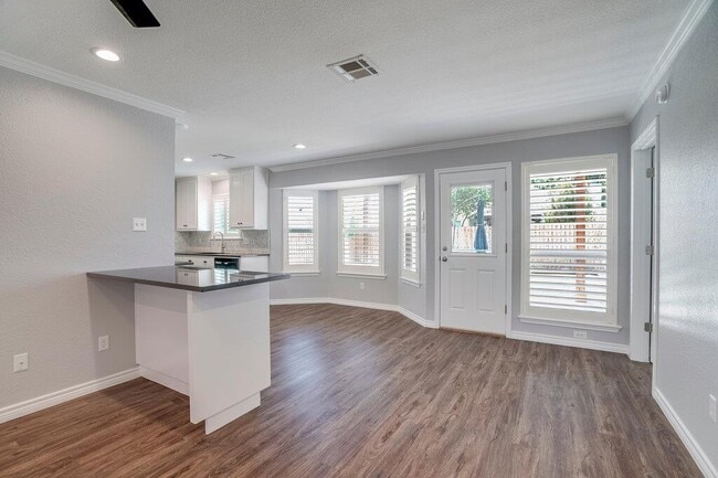 Photo - 226 Claris Ln