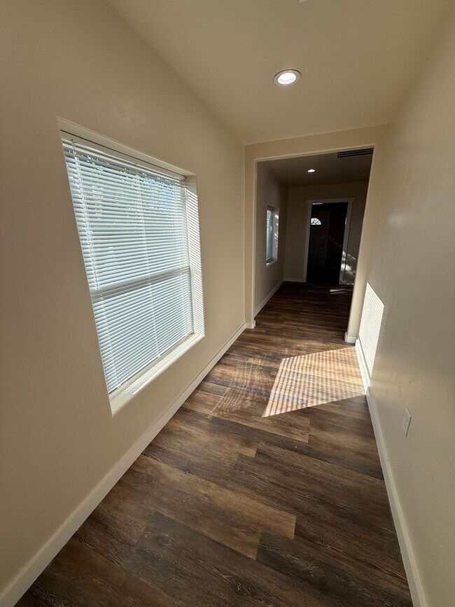 Photo - Gorgeous 2 Bedroom/1 Bathroom Home