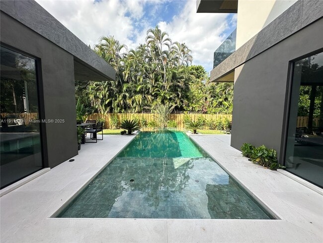 Photo - 1065 NE 119th St