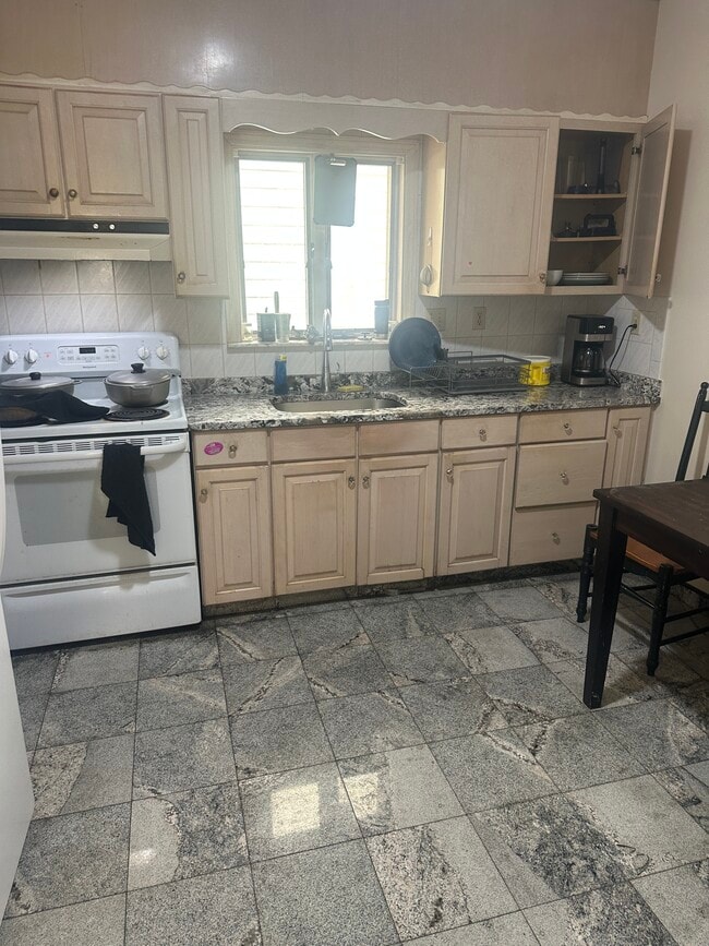 53 Rogers Ave Unidad 1