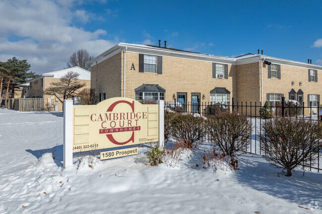 Cambridge Court Townhomes - Cambridge Court Townhomes