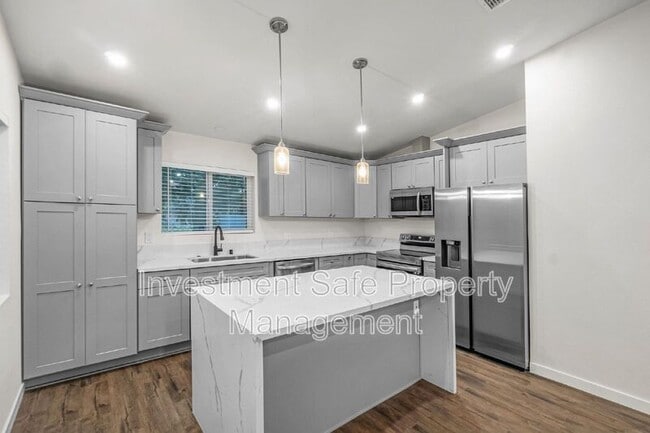 Building Photo - 1809 Devon Pl Rental