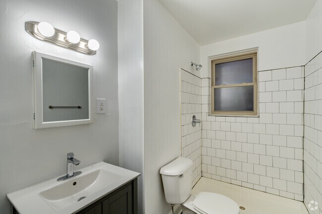 Studio - 600SF - Bathroom - Wellesley