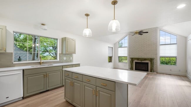 Photo - 1275 Cambridge Ct