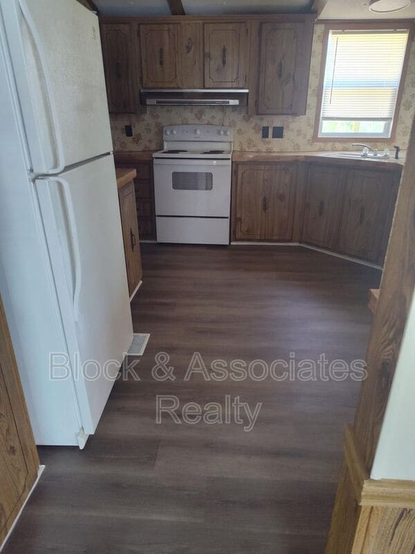 Photo - 615 Roc Wood Dr