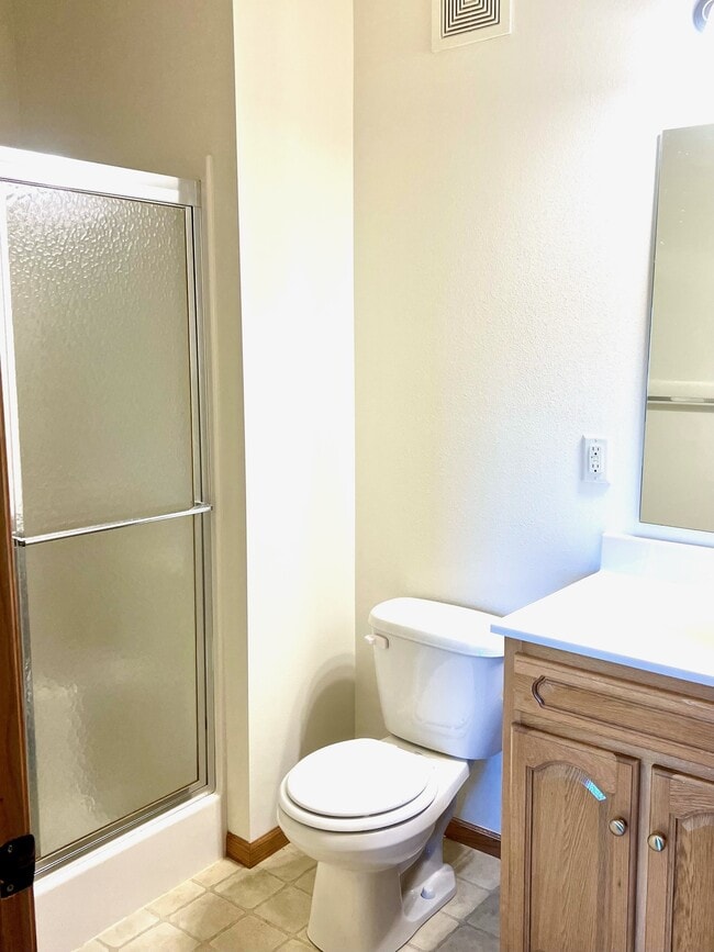 121 Oak Ridge Ave Unit 2