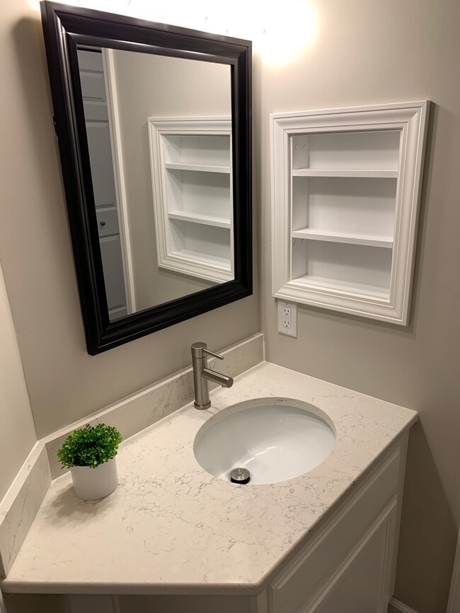 Photo - 1321 Lake Dr W Unit 313