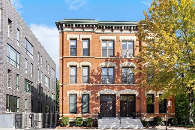 Building Photo - 1867 N Halsted St