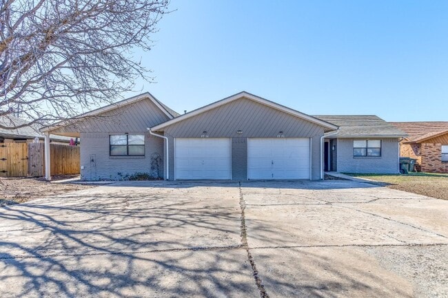Photo - Charming Duplex in Norman!