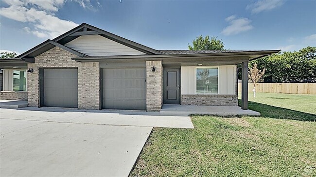 Building Photo - 1326 NW 111th St Rental