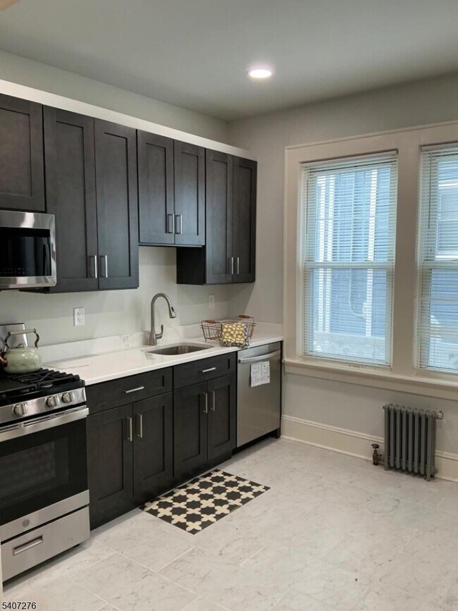 Photo - 176 Weequahic Ave