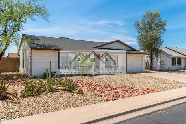 Photo - 733 E Halifax St