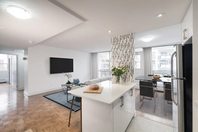 Building Photo - 77 Davisville